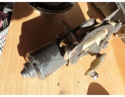 moteur d essuie glace avant...