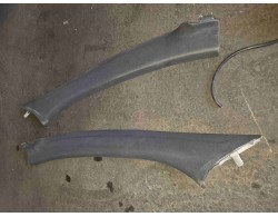 2 plastiques gris de...